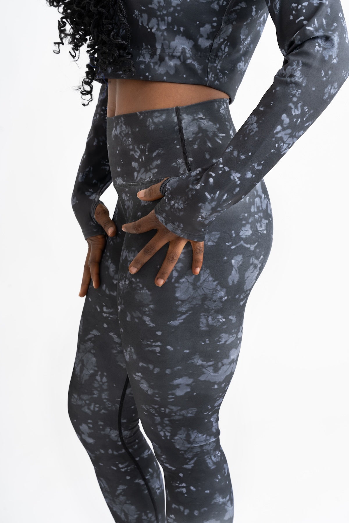 Long Sleeve Crop Top (Black)